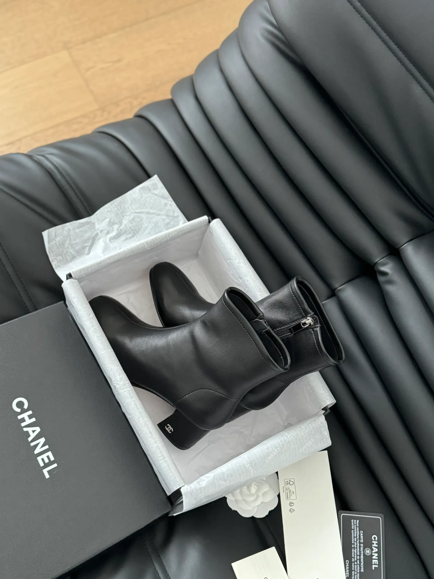 👟👟Ex-factory price 640👟👟 Purchasing-grade Chanel classic new stretch boots series! The leather texture is super good, and the upper is delicate ~ Calfskin upper, sheepskin lining, original outsole! Size:35-39 Other sizes are determined